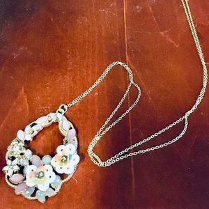 Flower pedals necklace